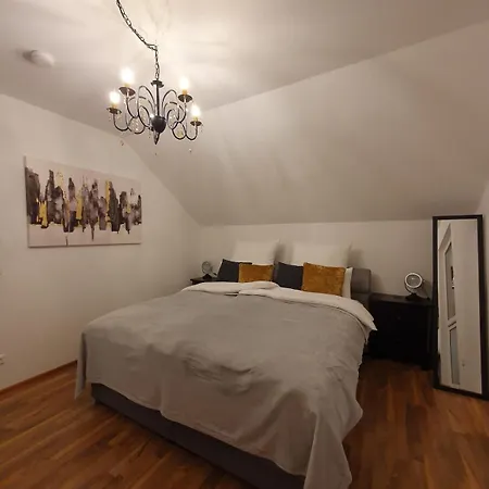 & Business - 3-bedroom House *